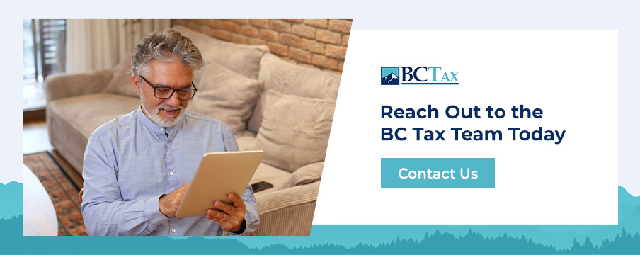 Man reaching out to bc tax professionals online